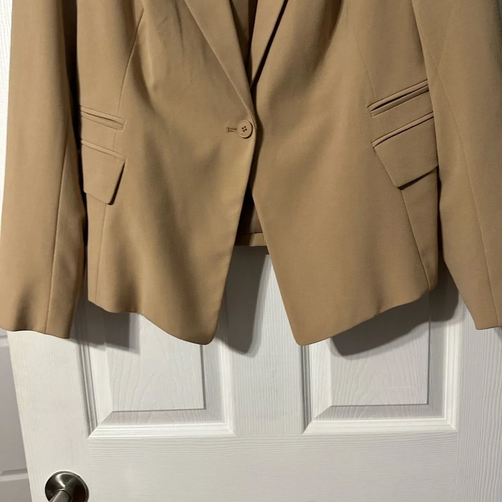 New York & Company Tan Blazer - Picture 3 of 16